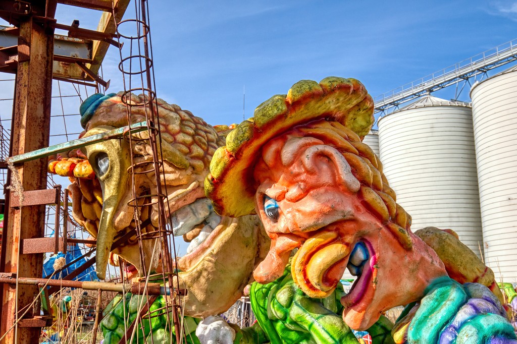 carnival graveyard carnaval hdr urbex carnavalsoptocht corso trash verlaten abandoned lost places